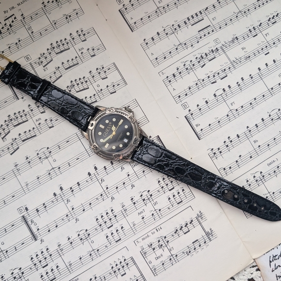 GUESS Black and Silver Watch - Picture 10 of 10